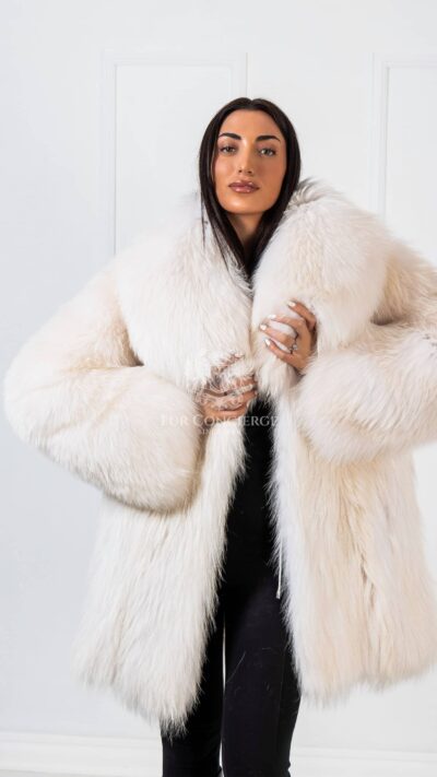 Arya | Luxury Scandinavian Artic Beige Finn Raccoon Fur Jacket With Huge Lavish Collar