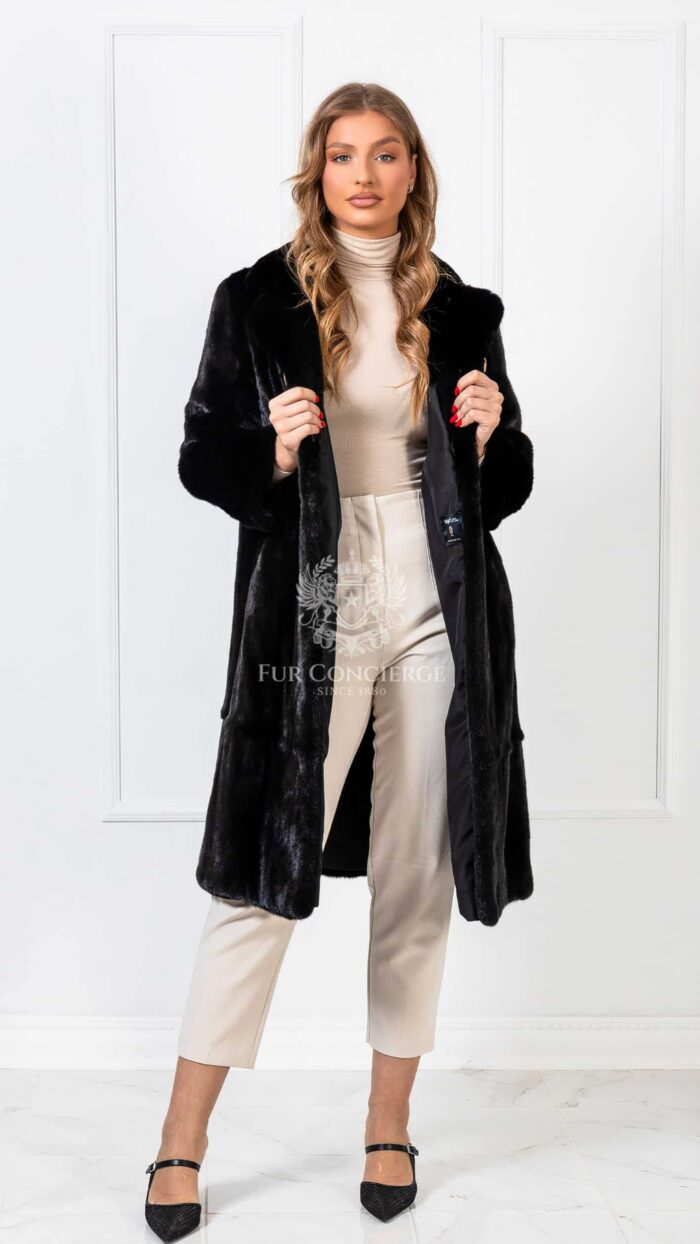 Araminta | Luxury American Mink Blackglama Fur Coat With Collar