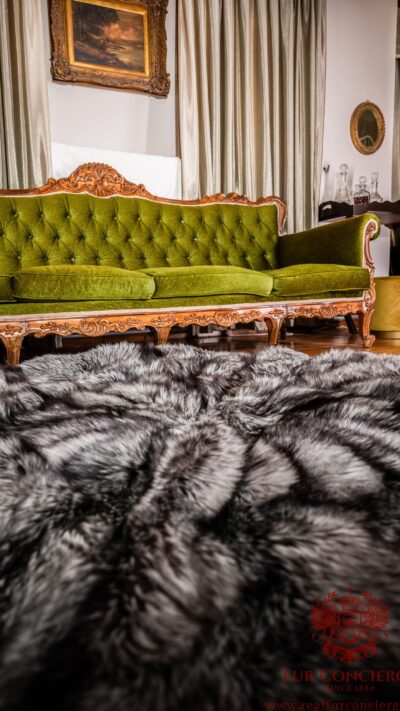 Venice | Real Luxurious Norwegian Saga Silver Fox Round Fur Throw-Rug