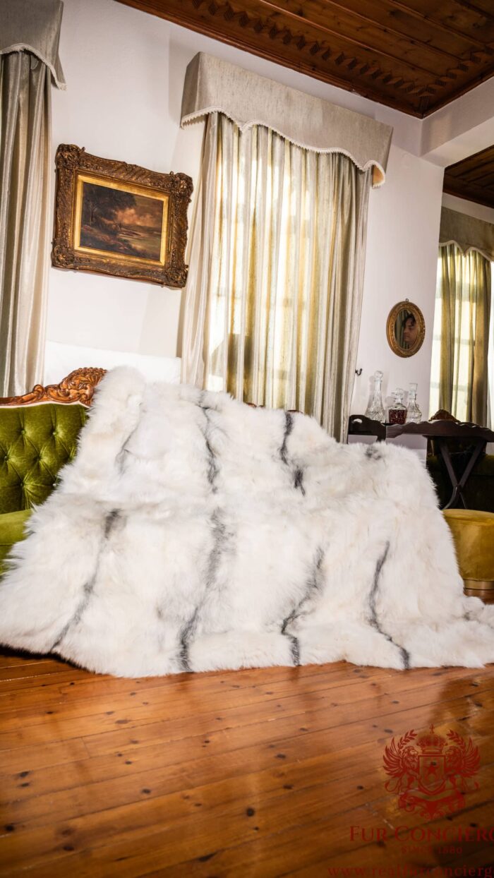 Matera | Real Luxurious Norwegian Saga Artic Marble  Fox Fur Blanket–Throw