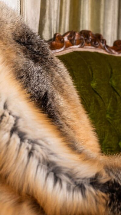 Naples | Real Luxurious Finnish Golden Island Saga Fox Fur Blanket –Throw