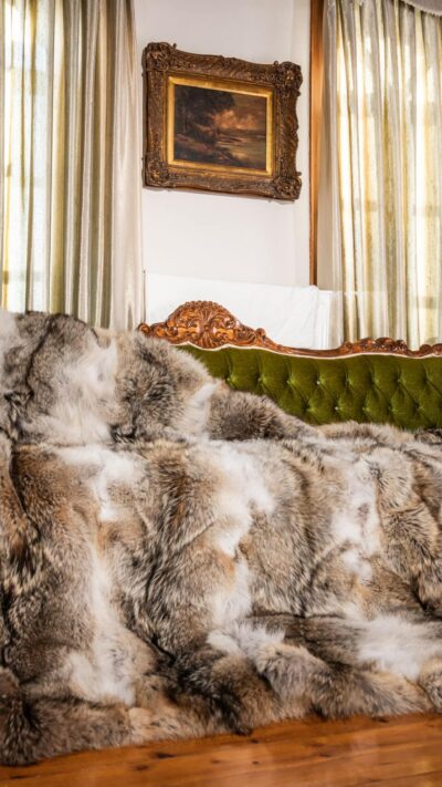 Venosa | Real Luxurious American Saga Coyote Fur Blanket–Throw