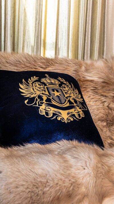 Roma | Real Luxurious Norwegian Saga Beige Latte Fox Fur Throw – Bed Runner